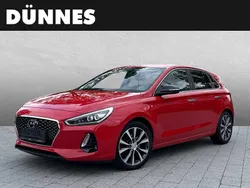 Engine red Gebraucht 2018 Hyundai i30 Intro Edition Limousine | 12.220 € (Fairer Preis)