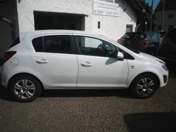 Weiß Gebraucht 2011 Opel Corsa Limousine | 3.290 € (Guter Preis)