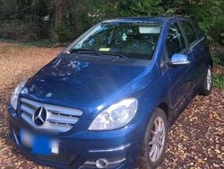 Blau Gebraucht 2010 Mercedes B180 Van / Kleinbus | 3.800 € (Guter Preis)