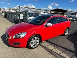 Rot Gebraucht 2011 Volvo V60 Summum Kombi | 7.499 € (Guter Preis)