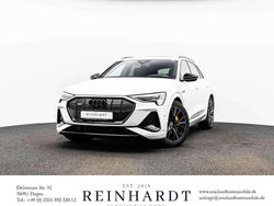 Gletscherweiß metallic Gebraucht 2022 Audi e-tron Black Edition SUV | 43.505 € (Fairer Preis)