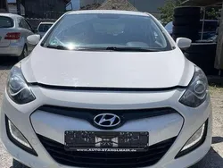 Weiß Gebraucht 2012 Hyundai i30 Classic Limousine | 3.550 € (Superpreis)