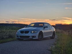 Silber Gebraucht 2007 BMW 330 Performance Coupé | 10.250 € (Guter Preis)