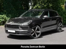 Tiefschwarzmetallic Gebraucht 2023 Porsche Macan Sport SUV | 83.630 €