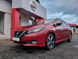 New red (m) Gebraucht 2019 Nissan Leaf N-Connecta Kleinwagen | 15.600 € (Fairer Preis)