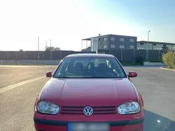 Rot Gebraucht 2003 VW Golf IV Kleinwagen | 2.500 € (Etwas zu teuer)