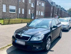 Schwarz Gebraucht 2011 Skoda Octavia vRS Kombi | 7.200 €