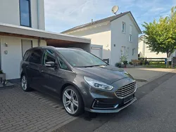 Grau Gebraucht 2020 Ford Galaxy Titanium Van / Kleinbus | 19.300 € (Fairer Preis)