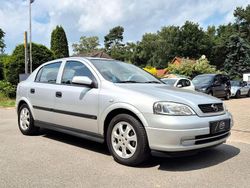 Silber Gebraucht 2002 Opel Astra Selection Limousine | 2.990 € (Etwas zu teuer)