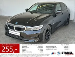 Schwarz uni Gebraucht 2022 BMW 320e Advantage Limousine | 27.878 € (Fairer Preis)