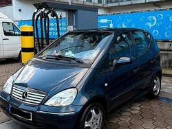 Blau Gebraucht 2002 Mercedes A160 Avantgarde Kleinwagen | 1.800 € (Teuer)