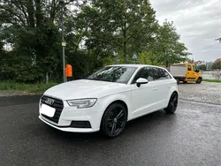 Weiß Gebraucht 2016 Audi A3 Ambiente Limousine | 12.990 € (Guter Preis)