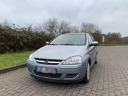 Grau Gebraucht 2005 Opel Corsa Limousine | 1.500 € (Guter Preis)