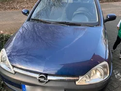 Blau Gebraucht 2002 Opel Corsa Kleinwagen | 750 € (Guter Preis)