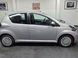Silber Gebraucht 2009 Toyota Aygo Cool Kleinwagen | 3.400 € (Fairer Preis)