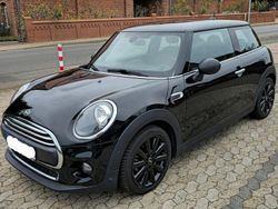 Schwarz Gebraucht 2018 Mini ONE Kleinwagen | 12.199 € (Fairer Preis)