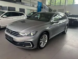 Pyritsilber metallic Gebraucht 2020 VW Passat GTE Kombi | 24.990 € (Fairer Preis)