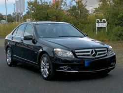 Schwarz Gebraucht 2010 Mercedes C200 Avantgarde Limousine | 4.300 €