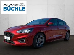 Rot Gebraucht 2018 Ford Focus ST-Line Limousine | 17.880 € (Fairer Preis)