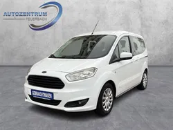 Weiß Gebraucht 2016 Ford Tourneo Courier Trend Van / Kleinbus | 8.450 € (Etwas zu teuer)