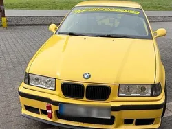 Gelb Gebraucht 1997 BMW 323 Compact Performance Kleinwagen | 10.990 €