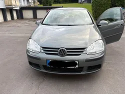 Grau Gebraucht 2004 VW Golf V Limousine | 1.800 € (Guter Preis)