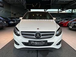 Weiß Gebraucht 2016 Mercedes B200 Style Van / Kleinbus | 12.549 € (Fairer Preis)