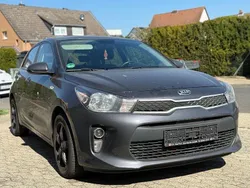 Grau Gebraucht 2018 Kia Rio Spirit Limousine | 9.999 € (Guter Preis)