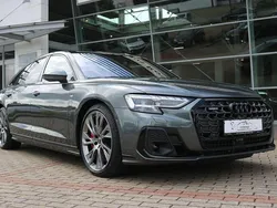Grau Gebraucht 2024 Audi A8L S-Line Limousine | 85.900 € (Fairer Preis)