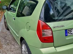 Grün Gebraucht 2004 Citroën C2 Kleinwagen | 700 € (Teuer)