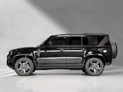 Schwarz Neu 2025 Land Rover Defender SE Dynamic SUV | 73.900 € (Superpreis)