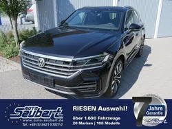 Schwarz metallic Gebraucht 2019 VW Touareg R-line SUV | 62.990 €