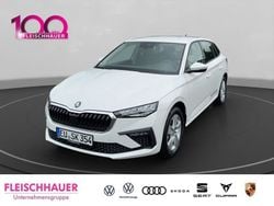 Weiss Gebraucht 2024 Skoda Scala Essence Kleinwagen | 18.990 € (Guter Preis)