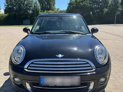 Schwarz Gebraucht 2011 Mini Clubman Kombi | 6.000 €