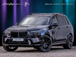 Saphirschwarz metallic Gebraucht 2025 BMW X7 M Sport SUV | 104.990 €