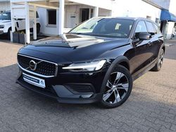 Onyx black Gebraucht 2023 Volvo V60 CC Plus Kombi | 32.960 € (Fairer Preis)