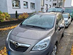 Braun Gebraucht 2012 Opel Meriva Van / Kleinbus | 4.800 € (Guter Preis)