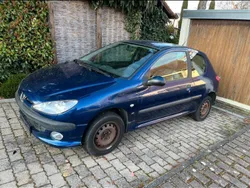 Blau Gebraucht 2000 Peugeot 206 Kleinwagen | 450 € (Guter Preis)