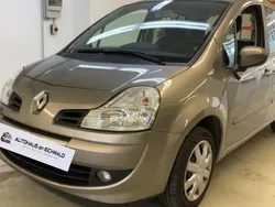 Braun Gebraucht 2010 Renault Modus Dynamique Van / Kleinbus | 6.490 € (Teuer)