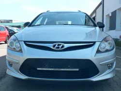 Silber Gebraucht 2011 Hyundai i30 Edition Kombi | 3.000 € (Fairer Preis)