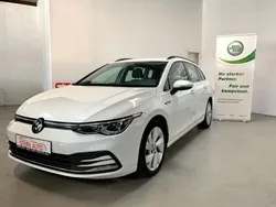 Weiß Gebraucht 2021 VW Golf VIII Style Limousine | 17.349 €