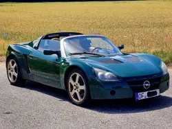 Grün Gebraucht 2002 Opel Speedster Cabrio | 11.900 €