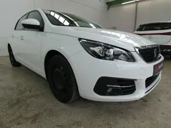 Weiß Gebraucht 2021 Peugeot 308 Active Limousine | 14.599 € (Guter Preis)