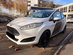Weiß Gebraucht 2015 Ford Fiesta Trend Limousine | 4.499 € (Superpreis)
