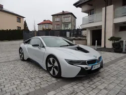 Grau Gebraucht 2016 BMW i8 Basis Coupé | 53.997 € (Etwas zu teuer)