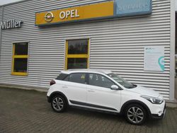 Weiß Gebraucht 2020 Hyundai i20 Active Kleinwagen | 16.490 € (Etwas zu teuer)