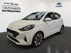 Atlas white / sol Neu 2025 Hyundai i10 Trend Kleinwagen | 18.399 € (Fairer Preis)