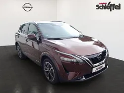 Burgundy Gebraucht 2023 Nissan Qashqai Tekna+ SUV | 31.990 € (Fairer Preis)