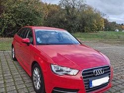 Rot Gebraucht 2014 Audi A3 Attraction Limousine | 9.390 € (Guter Preis)
