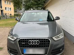 Grau Gebraucht 2011 Audi Q3 Comfort SUV | 12.500 € (Fairer Preis)